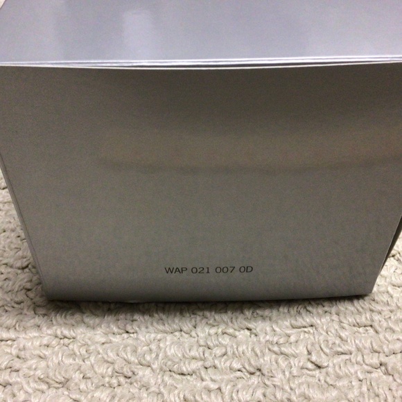 Porsche Cayman S 1:18 Scale Model. New in Box. - Picture 8 of 9